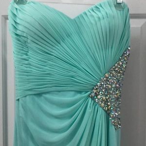 Beautiful mint green prom dress size 10
